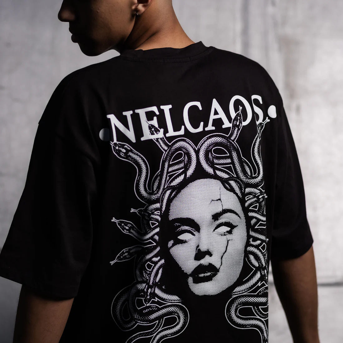 Come indossare t-shirt oversize uomo: guida pratica e ispirazioni di stile