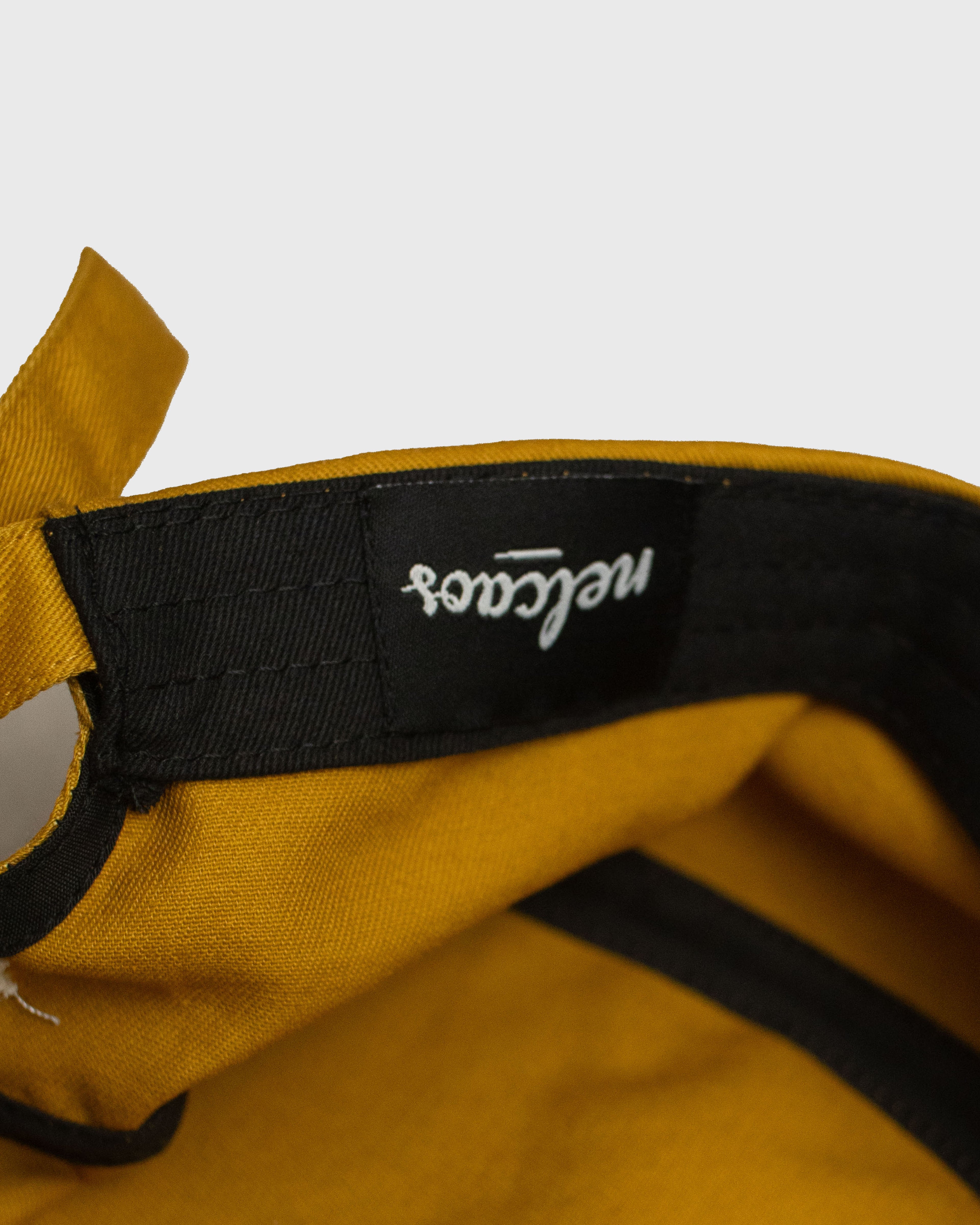 Cap "Altra Epoca" Serpe Ambra